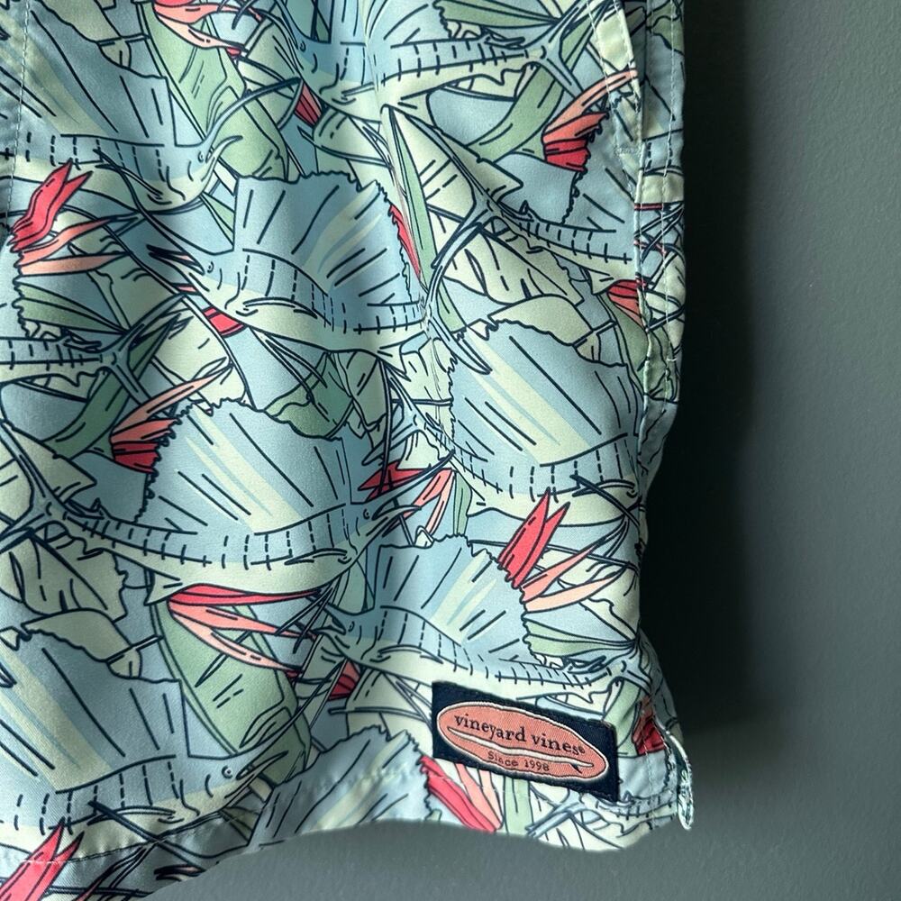 Vineyard vines marlin‎ and birds of paradise swim trunks - Picture 3 of 4